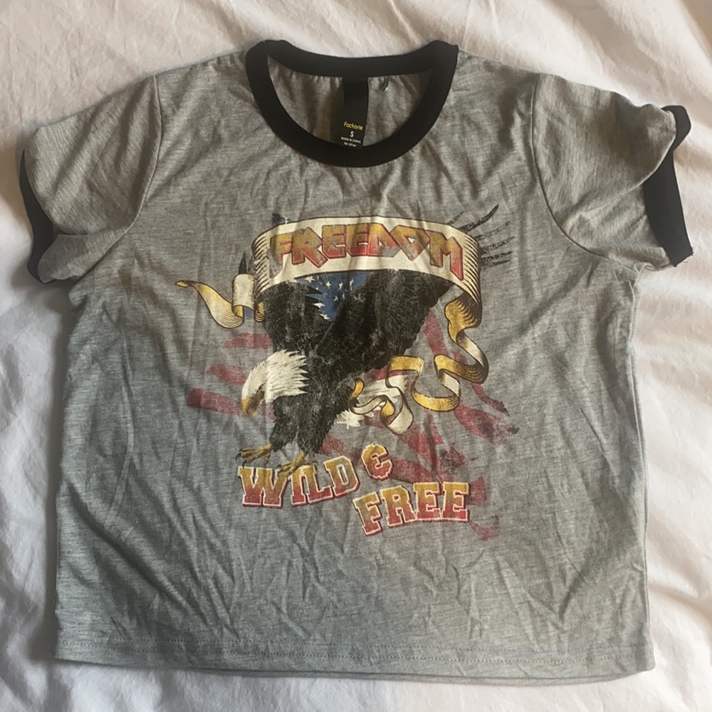 Factorie Cropped Freedom T Shirt Size Small